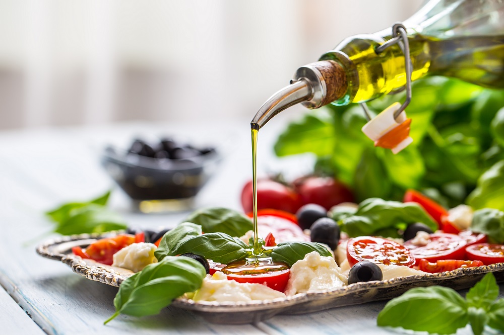 aceite de oliva virgen extra AOVE alimentación saludable verano dieta mediterránea La Comunal
